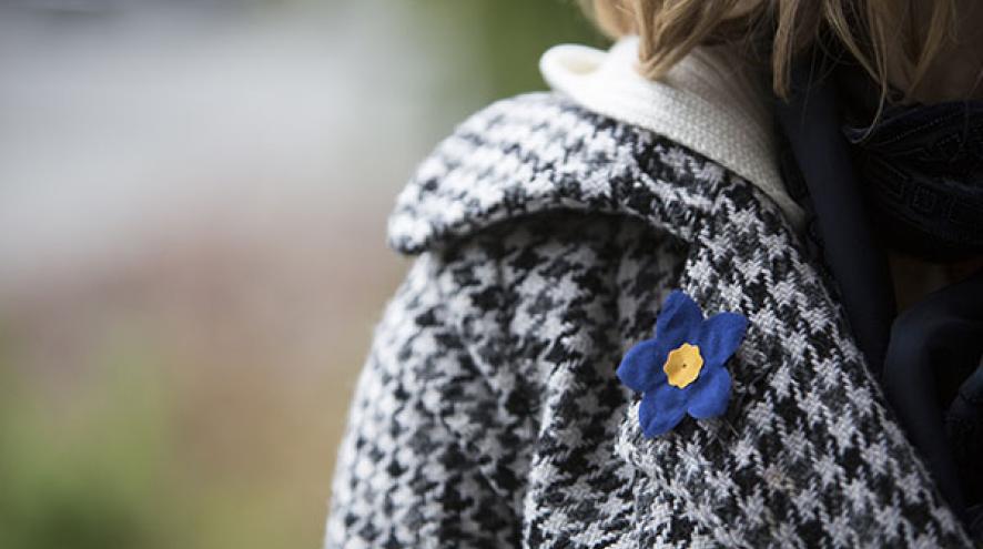 Forget-me-not pin