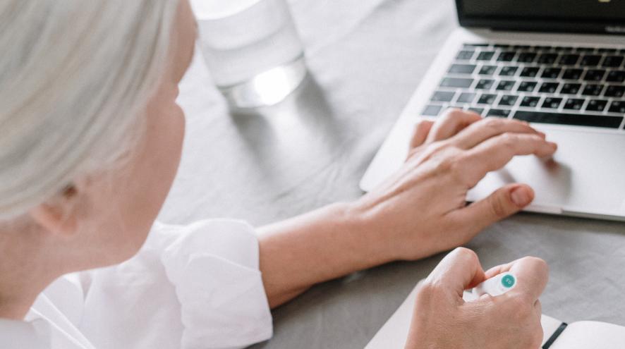 woman with laptop