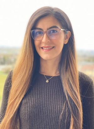 Headshot of Niousha Alizadehsaravi